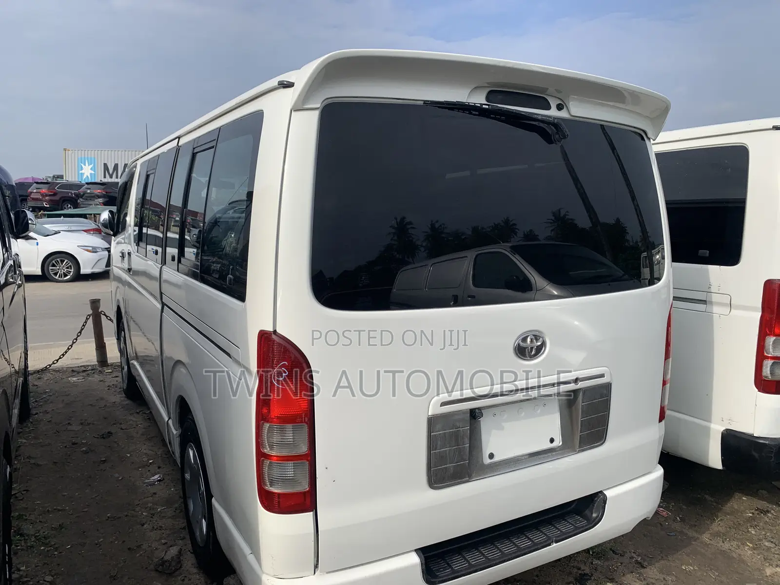 Toyota HiAce 2016 White