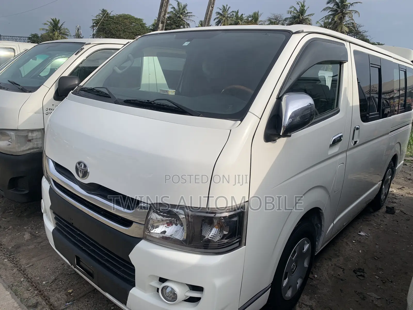 Toyota HiAce 2016 White