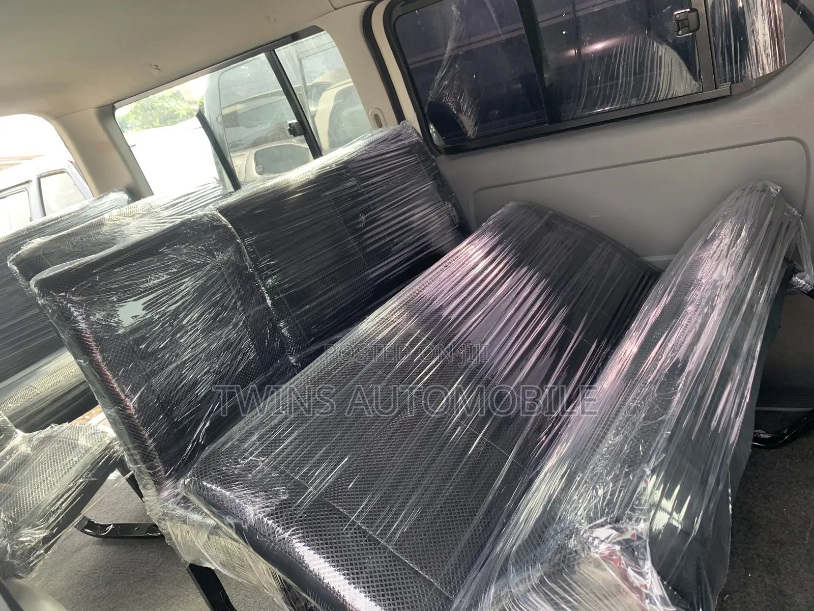 Toyota HiAce 2016 White