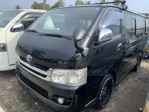 Toyota HiAce 2016 Black