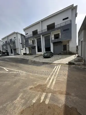 5bdrm Duplex in Mabushi for sale