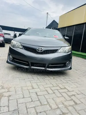 Toyota Camry SE 4dr Sedan (2.5L 4cyl 6A) 2014 Gray