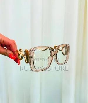 Chic Fashion Glasses | Trendy Eyewear for Everyday Style