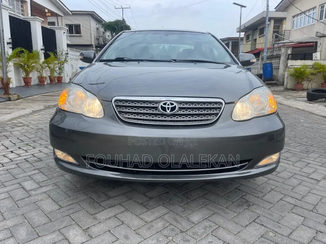 2005 Toyota Corolla LE