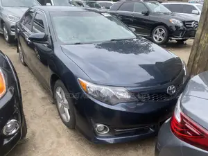 Toyota Camry SE 4dr Sedan (2.5L 4cyl 6A) 2012 Black