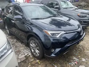 Toyota RAV4 Limited 4dr SUV (2.5L 4cyl 6A) 2018 Blue