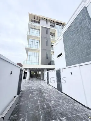 3bdrm Apartment in Lekki Phase 1 for sale
