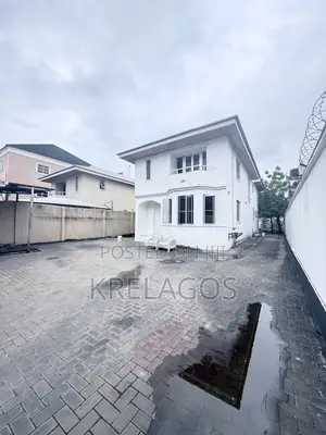 4bdrm Duplex in Lekki Phase 1 for rent