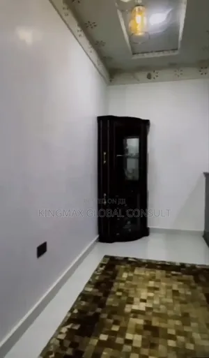 5bdrm Duplex in Guzape District for sale