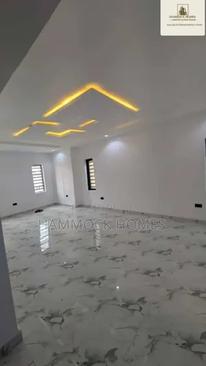4bdrm Duplex in Okebadan Estate, for sale