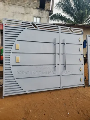 Crystal Edge Design Gate