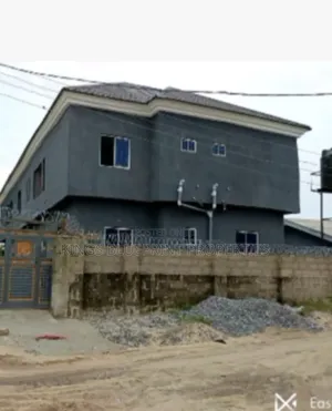 3bdrm Block of Flats in Ughelli, Warri for sale
