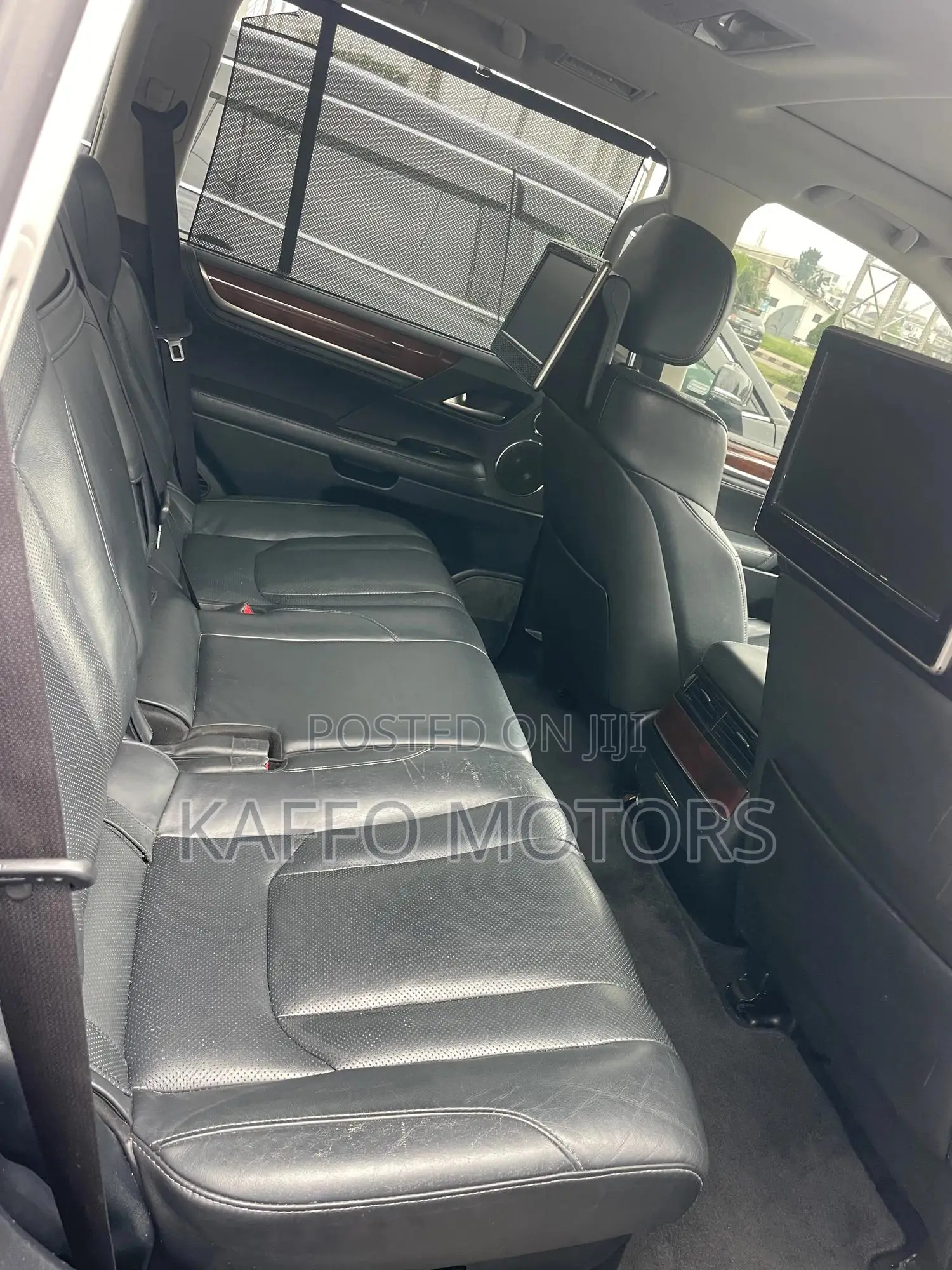 Lexus LX 570 AWD 2016 Gray