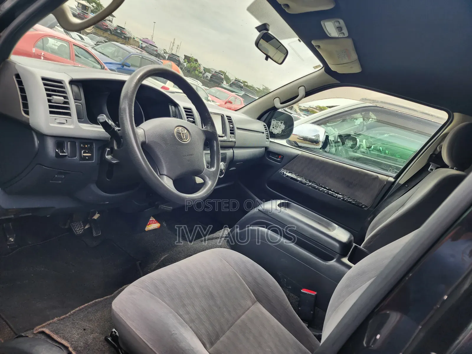 Toyota HiAce 2012 Black