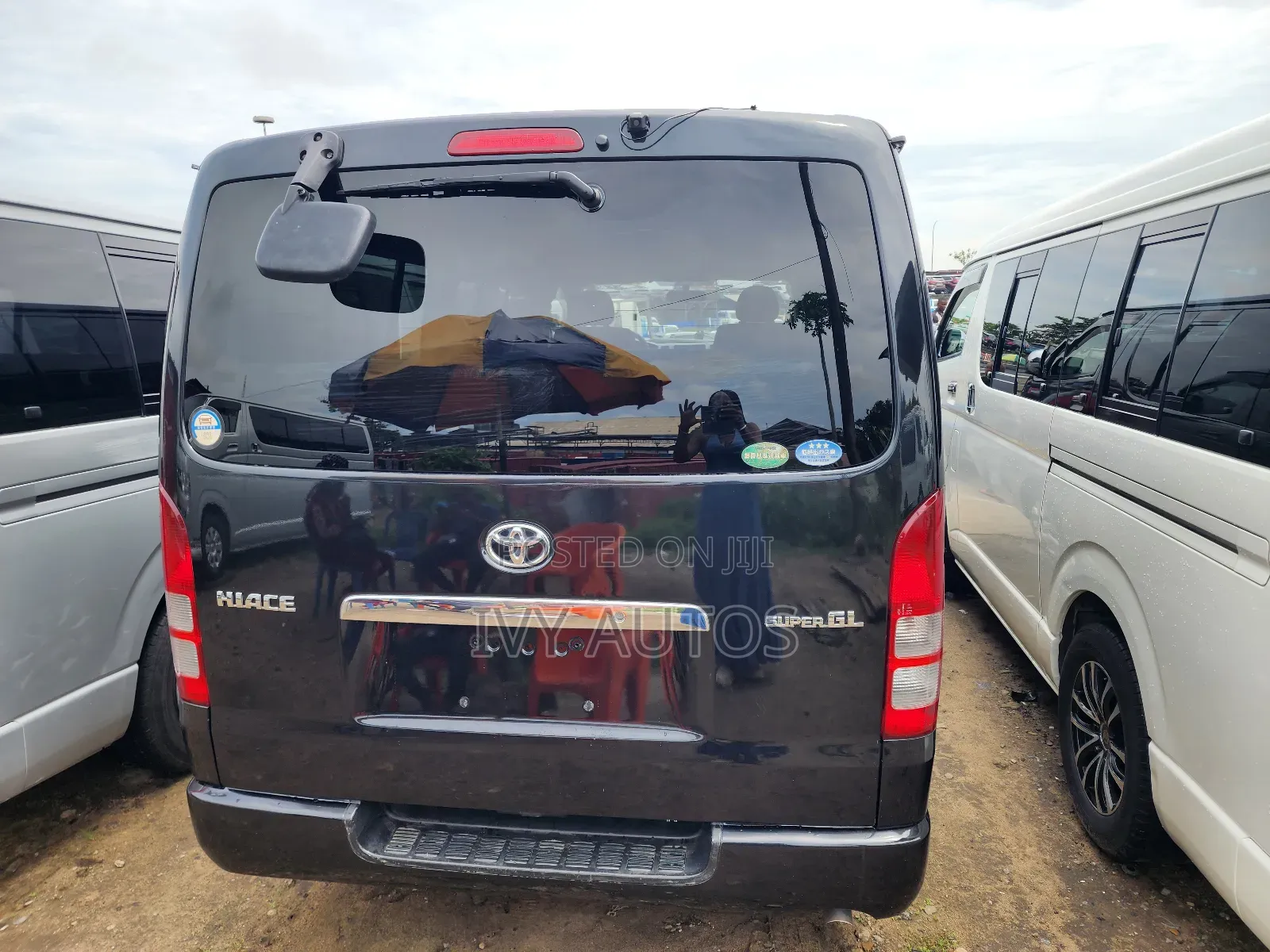 Toyota HiAce 2012 Black