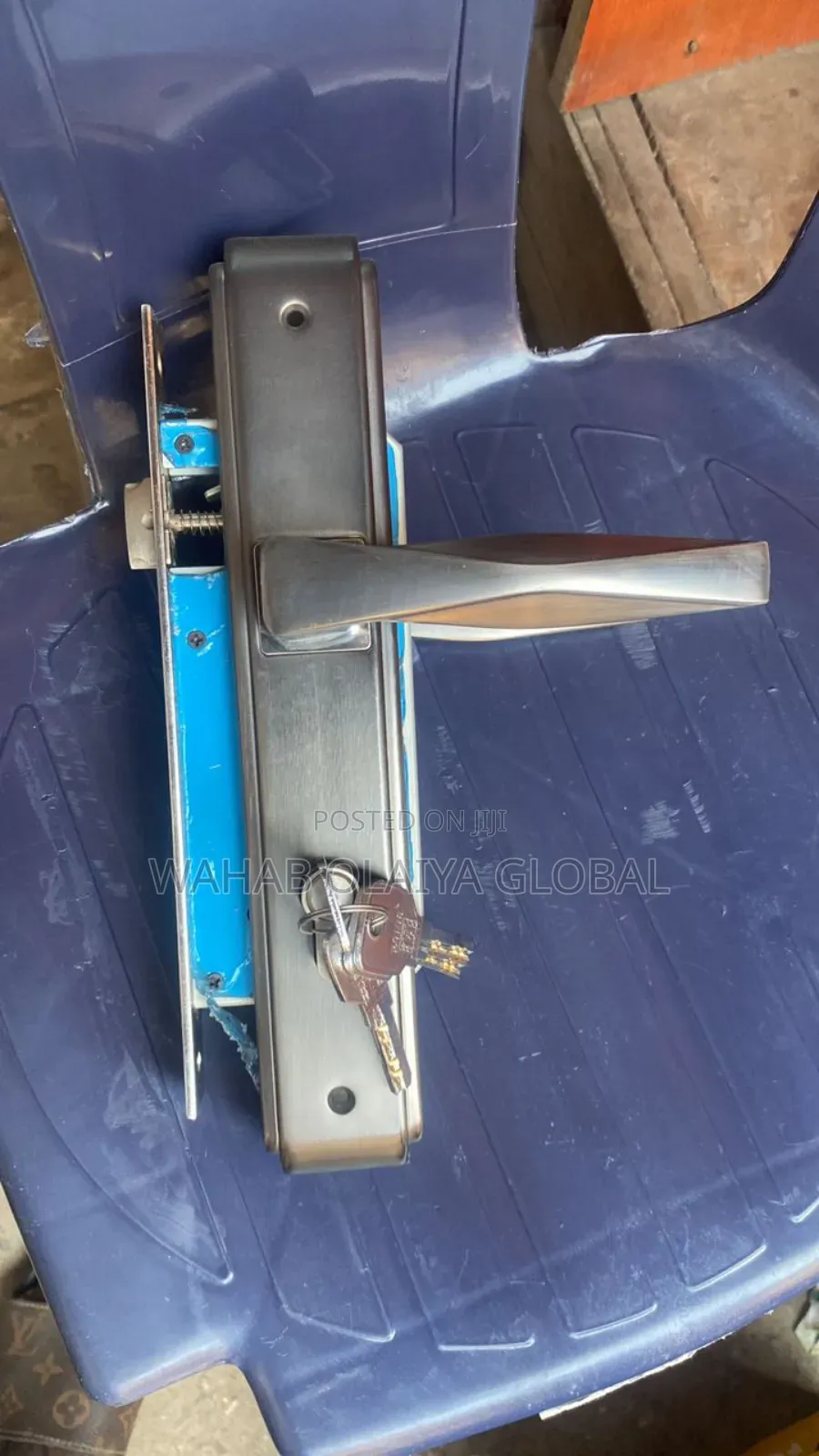Big Lever Handle Lockset With Key – Durable Secure