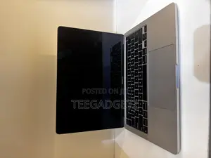 Laptop Apple MacBook Pro 2022 M2 8GB Apple M2 SSD 256GB