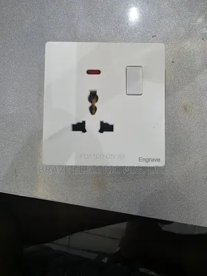 13a Single Socket