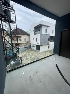 4bdrm Townhouse / Terrace in Ikota for rent
