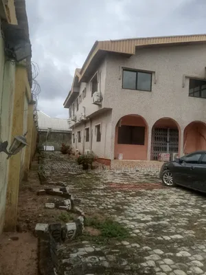 6bdrm Duplex in Benin City for sale