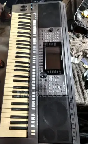 Yamaha PSR S770