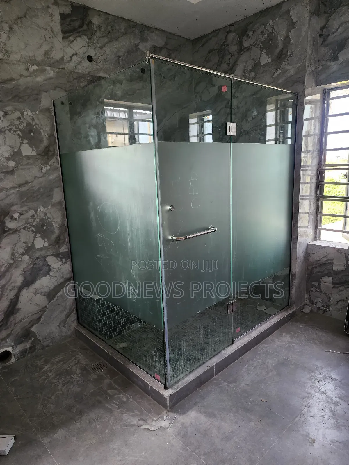Hinged Half Frosted Cubicle