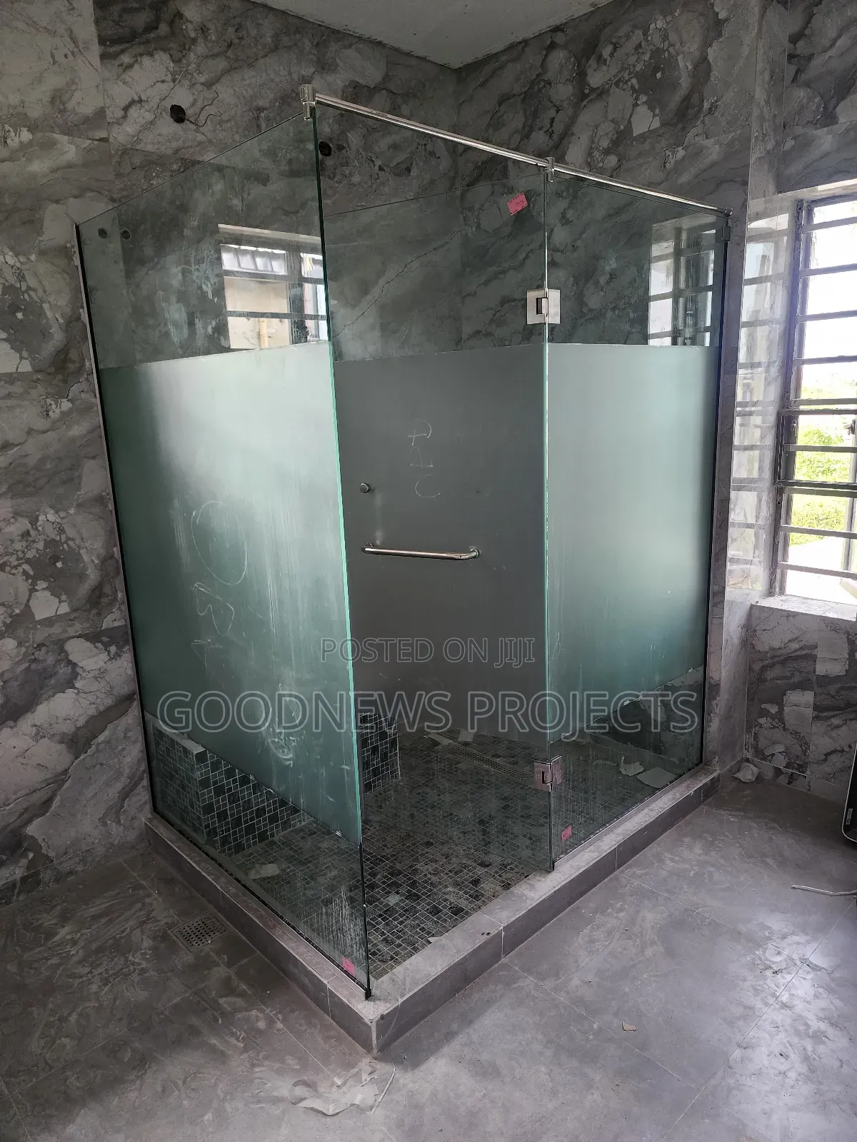 Hinged Half Frosted Cubicle