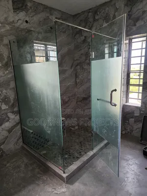 Hinged Half Frosted Cubicle