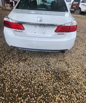 Honda Accord Touring V-6 4dr Sedan (3.5L 6cyl 6A) 2015 White