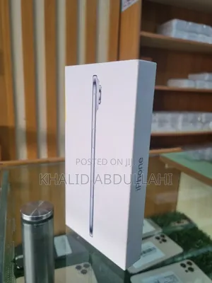 New Apple iPhone 17 256 GB Blue
