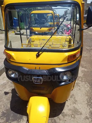 Bajaj RE 2022 Yellow
