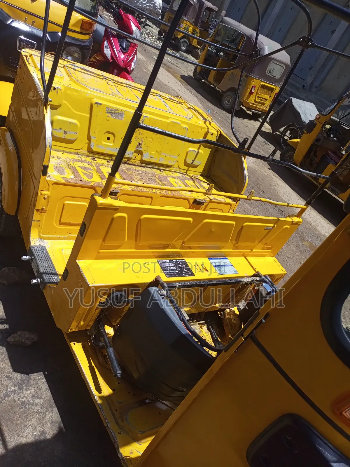 Bajaj RE 2022 Yellow