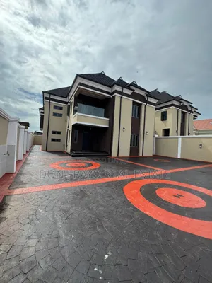 4bdrm Duplex in Oluyole Estate for sale