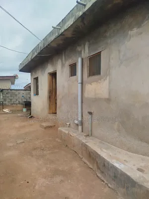 3bdrm Apartment in Isuti Rd, Igando / Ikotun/Igando for sale