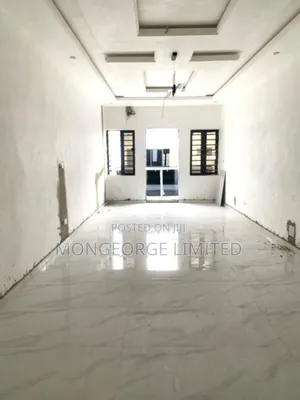 2bdrm Townhouse / Terrace in Lekki Phase 1 for rent