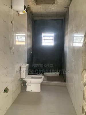 2bdrm Townhouse / Terrace in Lekki Phase 1 for rent