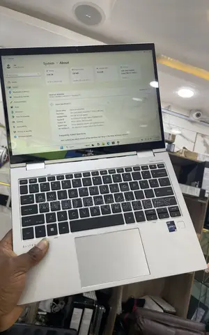 Laptop HP EliteBook 830 G9 16GB Intel Core I7 SSD 256GB