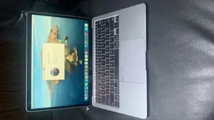 Laptop Apple MacBook Air 2020 16GB Intel Core i7 SSD 512GB