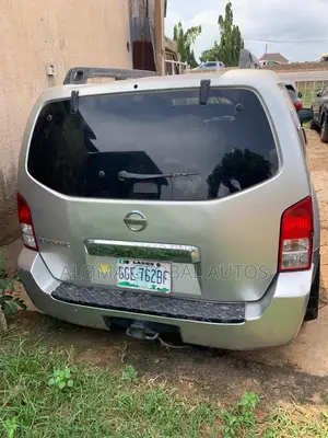 Nissan Pathfinder 2007 Silver
