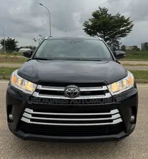 Toyota Highlander XLE 4x4 V6 (3.5L 6cyl 8A) 2018 Black