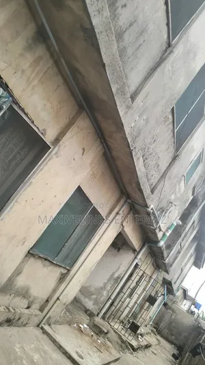 3bdrm Block of Flats in Governor Road for sale