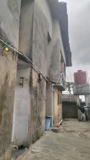 3bdrm Block of Flats in Governor Road for sale