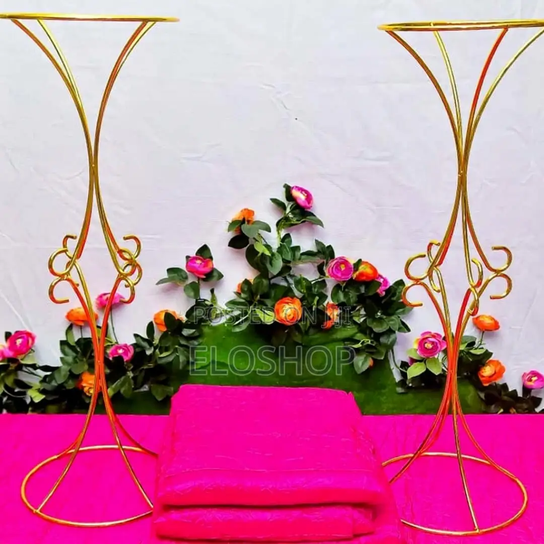 Gold Wired Vase for Hire