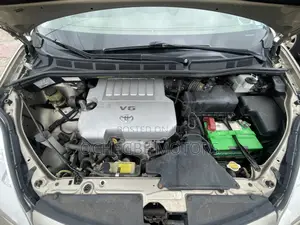 Toyota Sienna LE 8 Passenger 2010 Gold