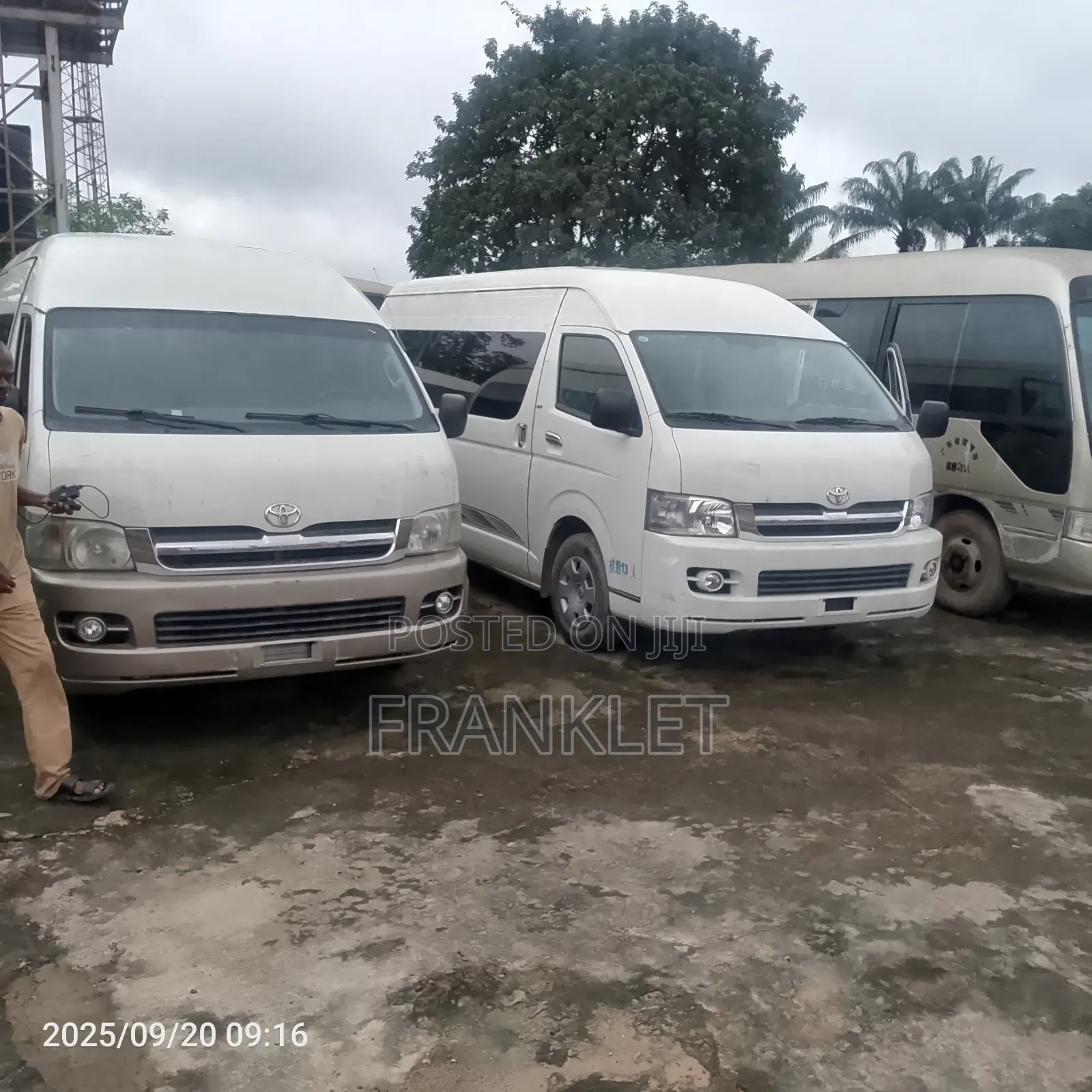 Toyota HiAce 2017 White