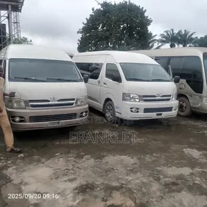 Toyota HiAce 2017 White