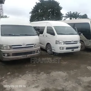 Toyota HiAce 2017 White