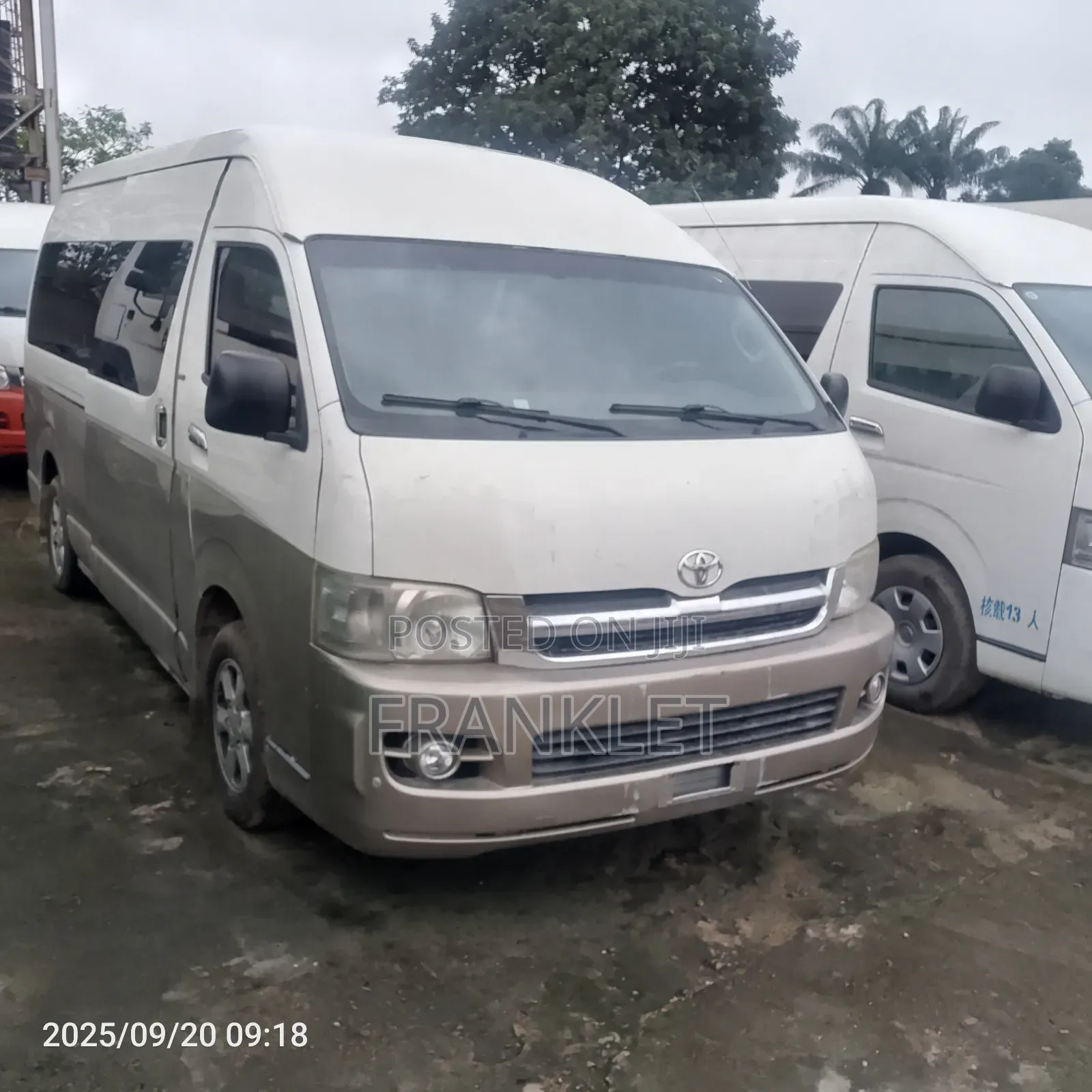 Toyota HiAce 2017 White