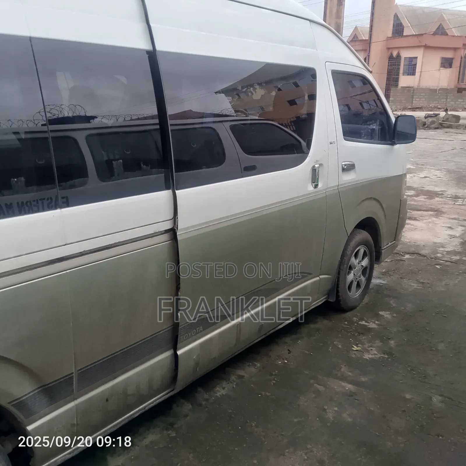Toyota HiAce 2017 White