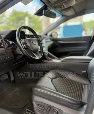 Toyota Camry SE (2.5L 4cyl 8A) 2019 White